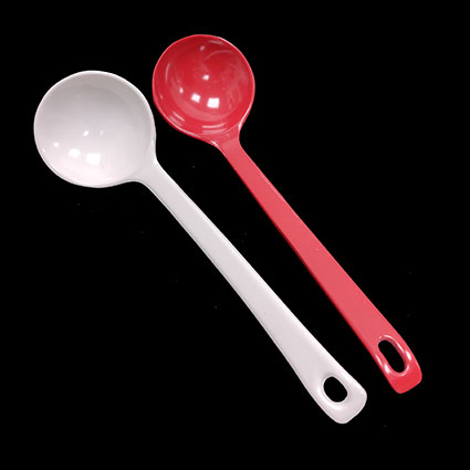 20.3cm / 8" Red Plastic Noodle Spoon - Image 2