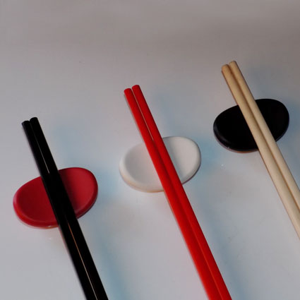 White Plastic Japanese Chopstick Rest (30pcs) @ ?0.45 + vat each - Image 2
